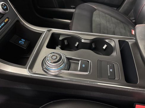 Used 2022 Ford Edge ST-Line image 27