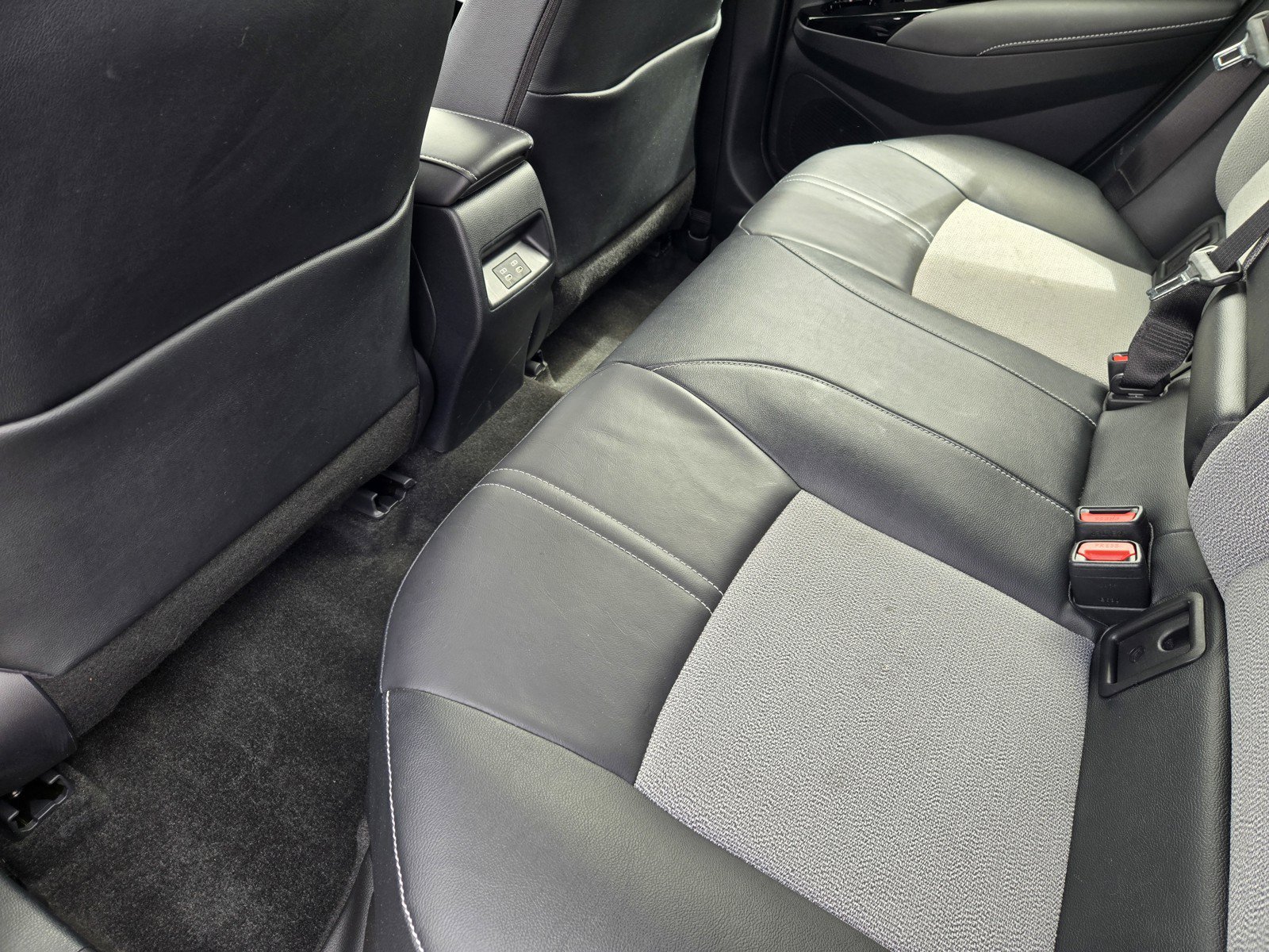 Used 2024 Toyota Corolla XSE FWD image 11