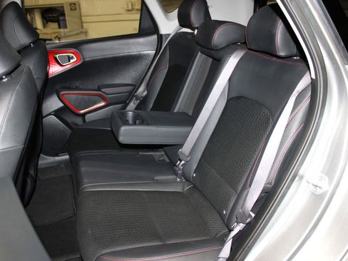 Used 2023 Kia Soul GT-Line image 28