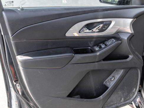 Used 2018 Chevrolet Traverse LT FWD image 9