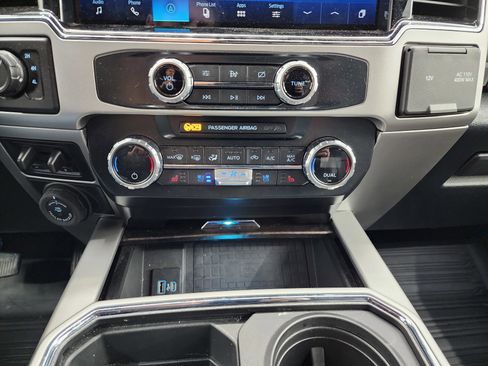 Used 2022 Ford F250 Lariat w/ Tremor Off-Road Package image 17