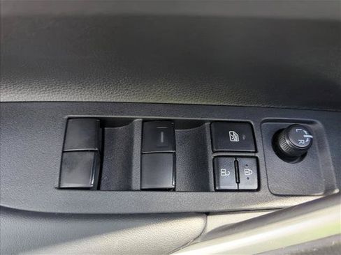 Used 2026 Toyota Corolla Cross LE FWD image 10