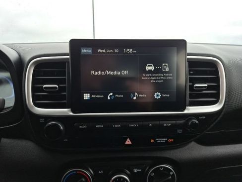 Used 2025 Hyundai Venue SE FWD image 24