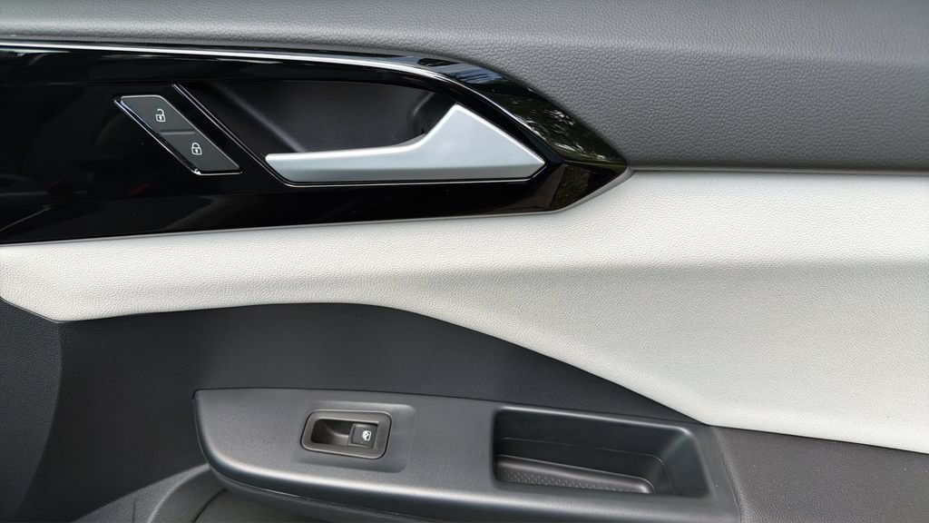 New 2026 Volkswagen Taos S FWD image 13