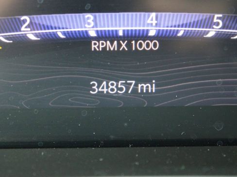 Used 2022 Jeep Grand Cherokee Limited image 12