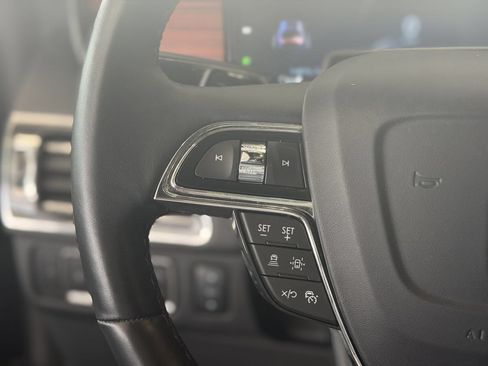 Used 2024 Lincoln Navigator Reserve AWD/4WD image 31