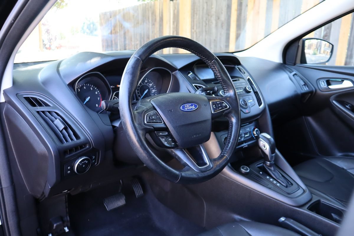 Used 2016 Ford Focus SE w/ Equipment Group 201A FWD image 15