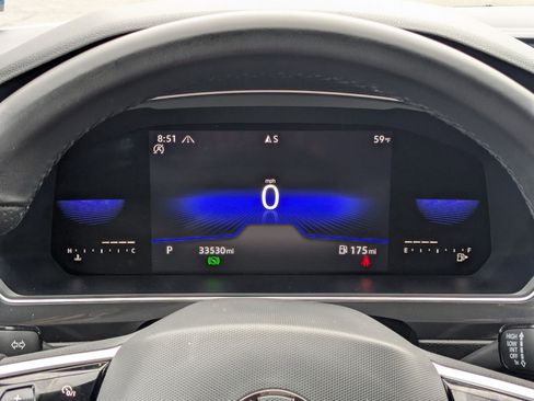 Used 2022 Volkswagen Tiguan SE R-Line image 20