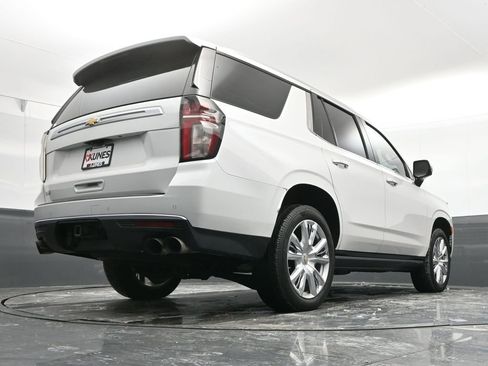 Used 2021 Chevrolet Tahoe High Country w/ Premium Package image 17