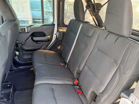 Used 2018 Jeep Wrangler Unlimited Sport AWD/4WD image 17