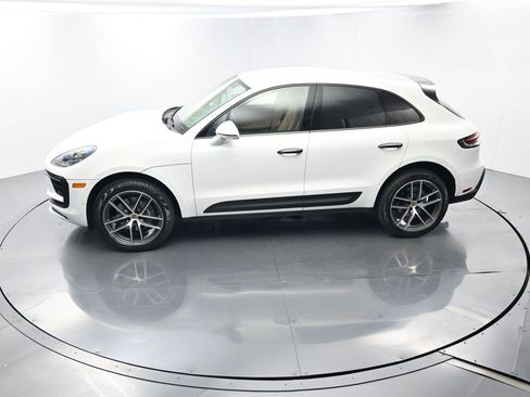 Certified 2024 Porsche Macan image 33