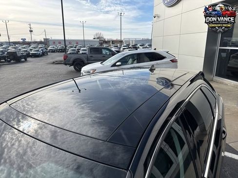 Used 2022 Ford Edge SEL w/ Convenience Package AWD/4WD image 8