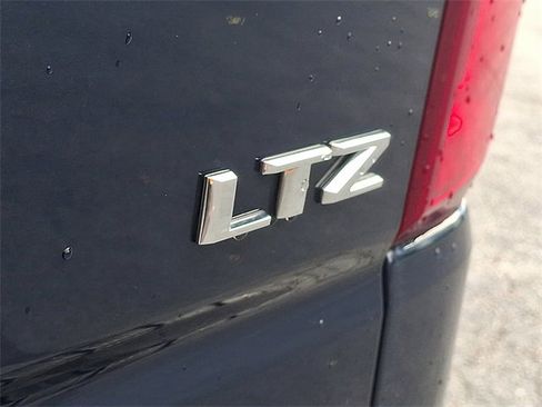 Used 2021 Chevrolet Silverado 1500 LTZ w/ LTZ Premium Package image 30