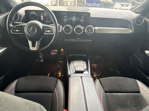 Used 2023 Mercedes-Benz GLB 250 image 24