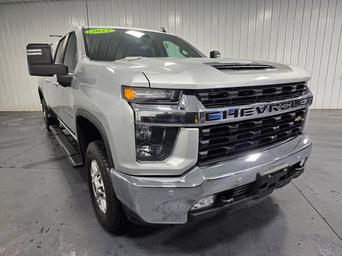 Used 2023 Chevrolet Silverado 2500 LT w/ Convenience Package AWD/4WD image 2