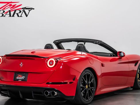 Used 2016 Ferrari California T RWD image 5