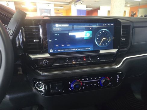 Used 2025 Chevrolet Silverado 1500 LT image 21