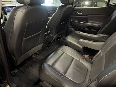 Used 2023 GMC Acadia SLT w/ Preferred Package image 15