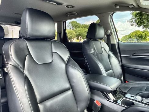 Used 2024 Kia Telluride LX FWD image 27