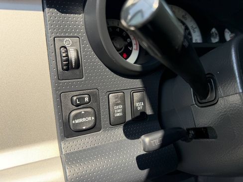 Used 2011 Toyota FJ Cruiser 4WD w/ Convenience Pkg image 36