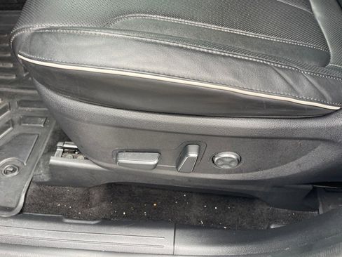 Used 2023 Hyundai Palisade SEL w/ Premium Package image 9