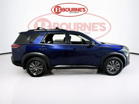 Used 2023 Nissan Pathfinder SV AWD/4WD image 11