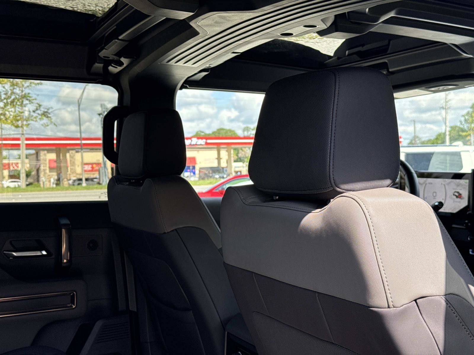 Used 2025 GMC Hummer EV 3X w/ LPO, Roof Cross Rail Package AWD/4WD image 27