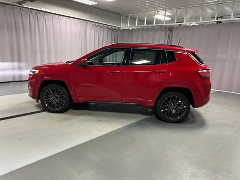 Used 2022 Jeep Compass Limited w/ (RED) Package AWD/4WD image 4