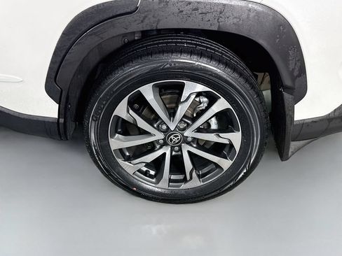 Certified 2023 Toyota Corolla Cross XLE w/ Convenience Package AWD/4WD image 35
