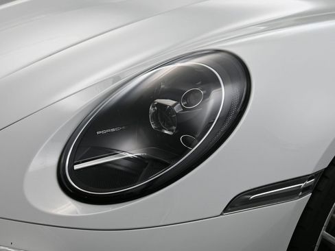Certified 2022 Porsche 911 Carrera image 20