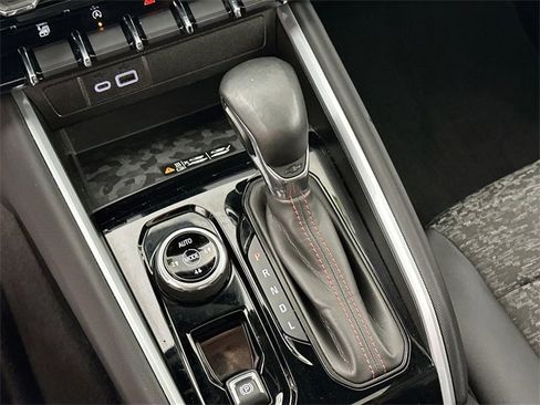 Used 2023 Chevrolet Colorado Z71 image 14