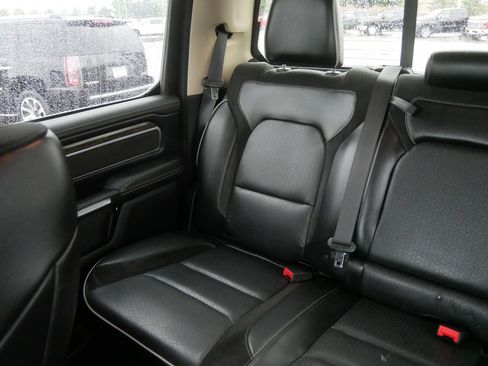 Used 2019 RAM 1500 Laramie AWD/4WD image 12