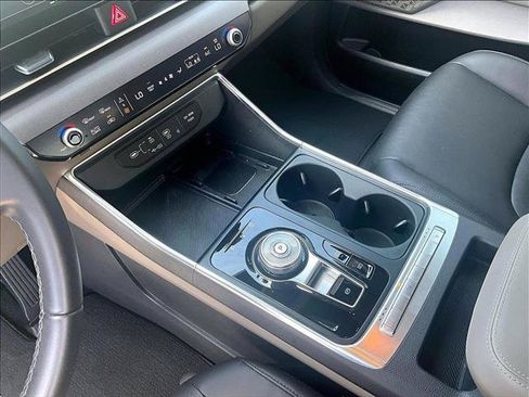 Used 2025 Kia Carnival EX FWD image 15