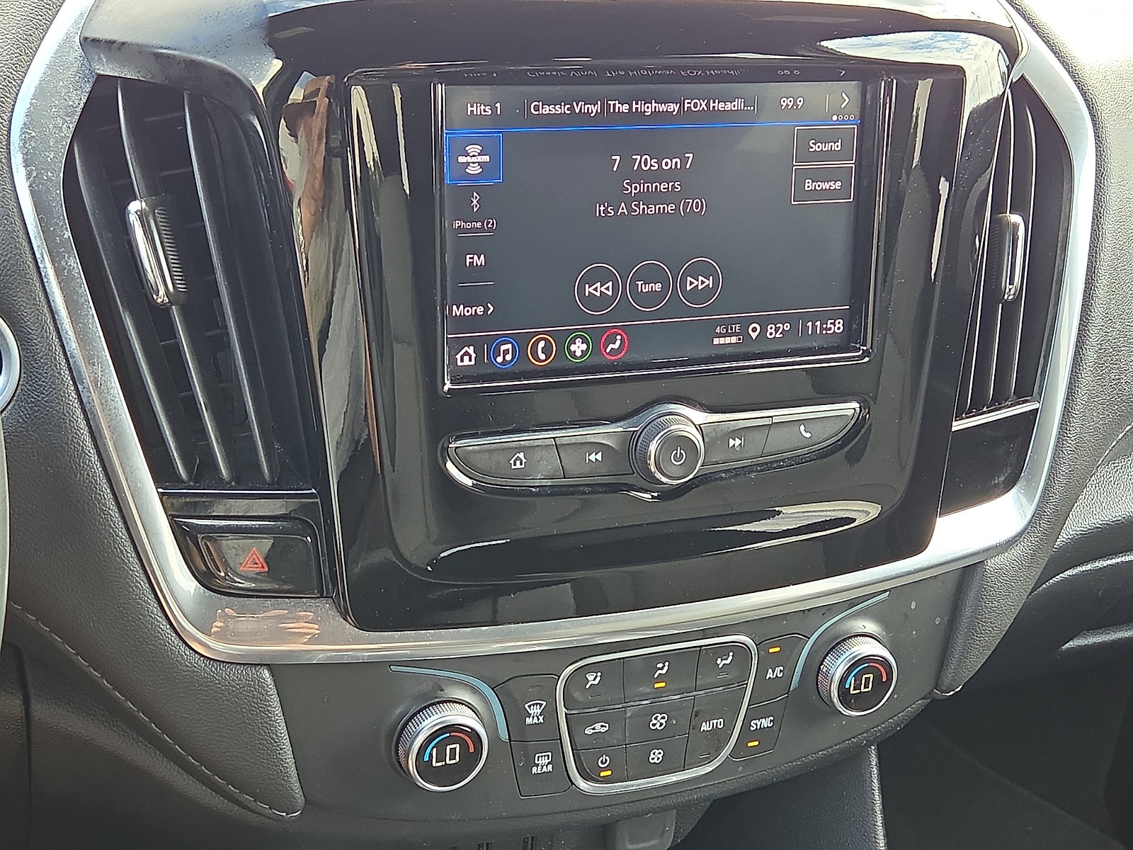 Used 2023 Chevrolet Traverse LT FWD image 18