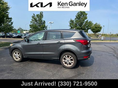 Used 2019 Ford Escape SE FWD image 8