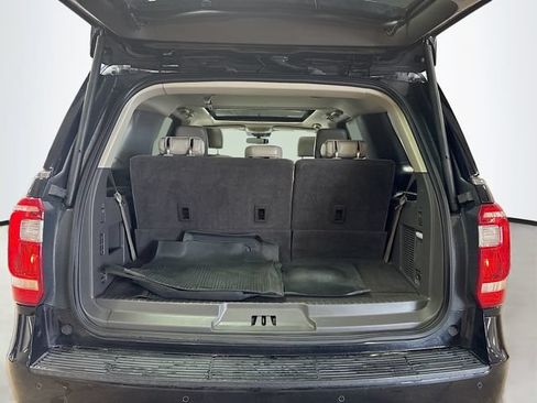 Used 2019 Ford Expedition XLT w/ Equipment Group 202A AWD/4WD image 22