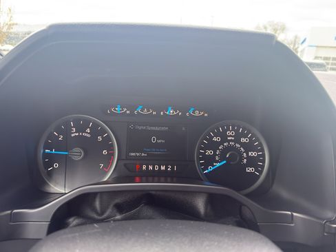 Used 2016 Ford F150 XLT w/ Equipment Group 302A Luxury AWD/4WD image 18