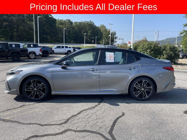 Used 2025 Toyota Camry XSE FWD image 2