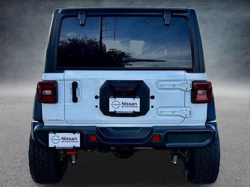 Used 2024 Jeep Wrangler Unlimited Rubicon AWD/4WD image 5