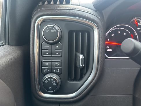 Used 2021 Chevrolet Silverado 2500 LT w/ Convenience Package image 15