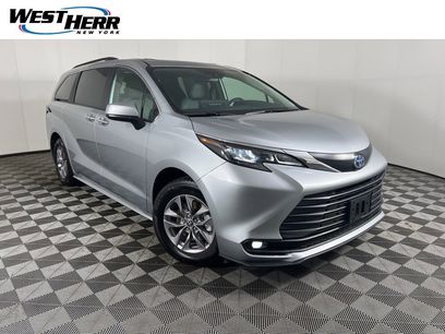 Used 2025 Toyota Sienna XLE