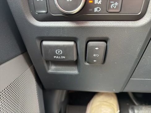 Used 2022 Ford F150 Lariat w/ Equipment Group 502A High image 28