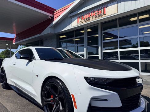 Used 2019 Chevrolet Camaro SS RWD image 12