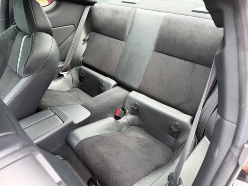 Used 2023 Toyota GR86 Premium w/ ALL Weather Mat Package (TMS) RWD image 18