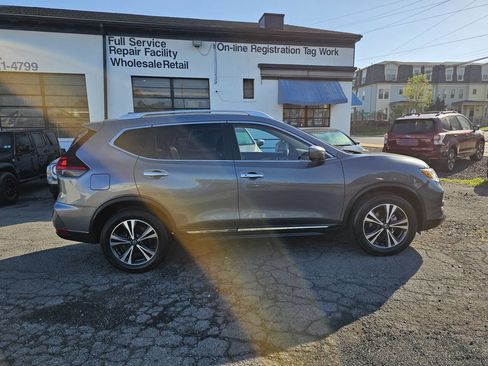 Used 2018 Nissan Rogue SL w/ Premium Package AWD/4WD image 4