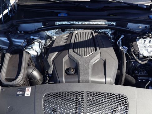 New 2026 Porsche Macan image 24