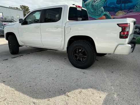 Used 2022 Nissan Frontier SV image 5