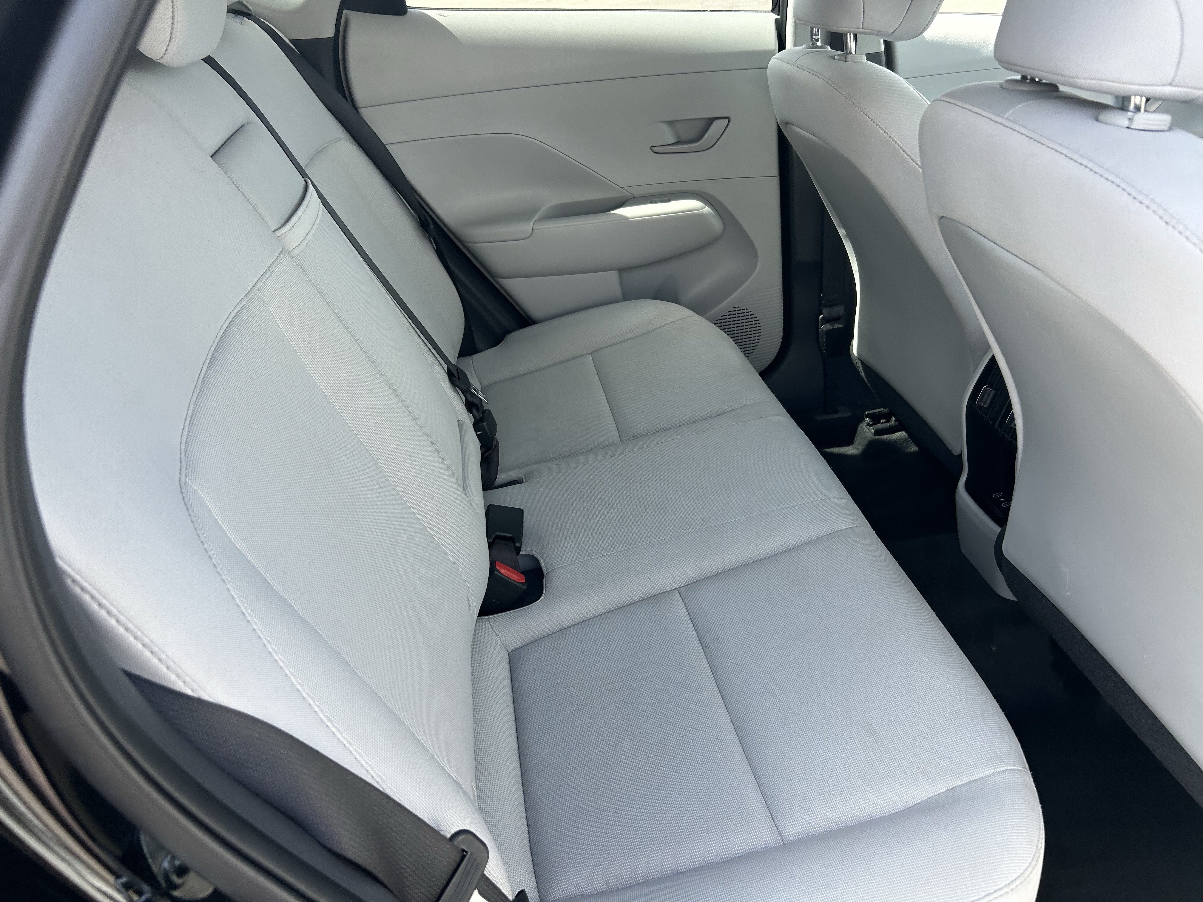 Used 2025 Hyundai Kona SEL FWD image 14
