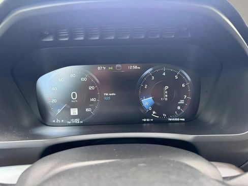 Used 2016 Volvo XC90 T6 Momentum AWD/4WD image 31