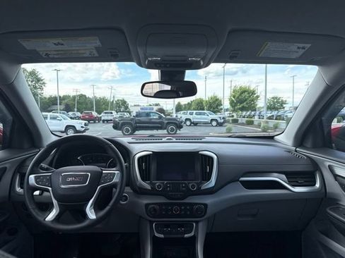 Used 2023 GMC Terrain SLT FWD image 10